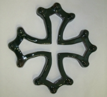 Croix occitane évidée diamètre 33 émaillée verte