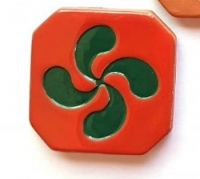 Magnet Croix Basque émaillé rouge et vert 5 cm