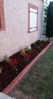 Jardinière réalisée avec des briques 22x11x5 perforées